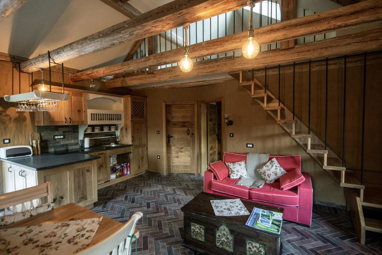 Rose Garden Apartment *