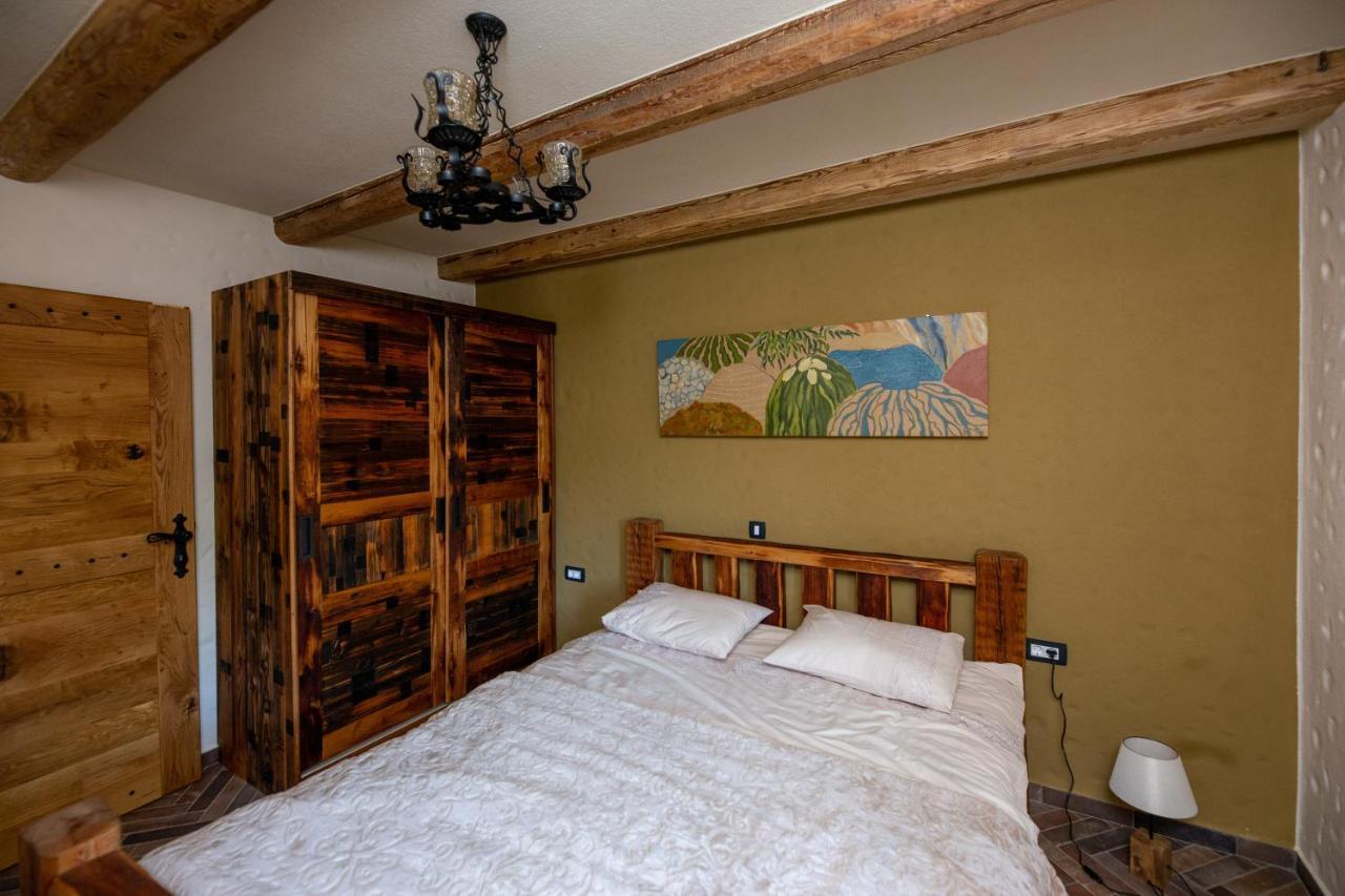Rose Garden Apartment *